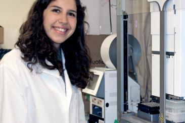 Stanford University graduate student Mira Moufarrej in the lab